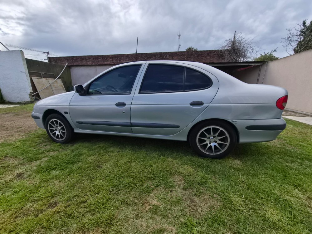 Renault Megane Tric  Expresion TD — foto 13